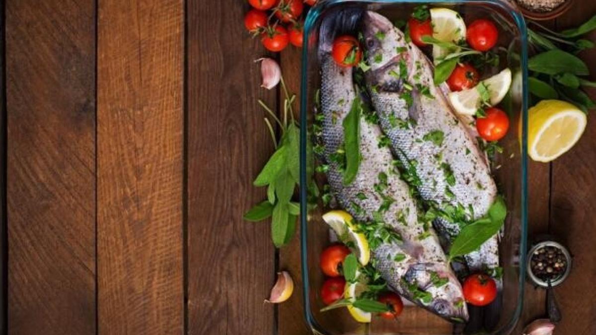 peste-la-cuptor-cu-legume--o-reteta-simpla-pentru-un-preparat-sanatos_40717700