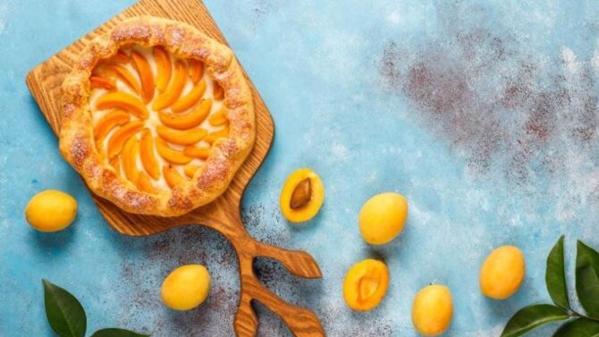 prajitura-cu-ricotta-si-caise-uscate--un-desert-fabulos--care-va-disparea-rapid-de-pe-masa-1_92569200