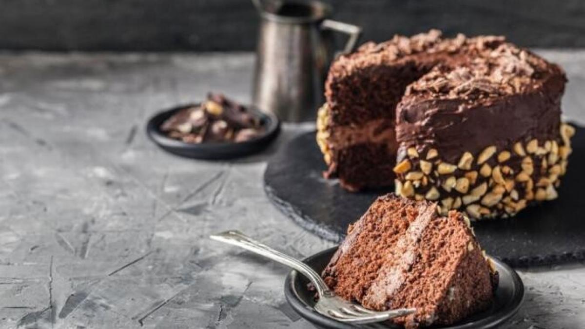 tort-ferrero-rocher--cu-ciocolata-si-alune--un-desert-rafinat--surprinde-ti-persoane-iubita-de-dragobete_16263800