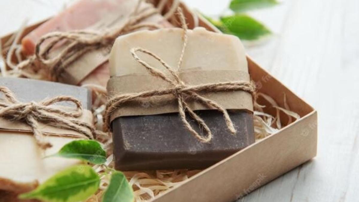 sapunul-negru-are-zeci-de-proprietati-benefice--foloseste-l-pentru-o-piele-sanatoasa-si-frumoasa_28398700