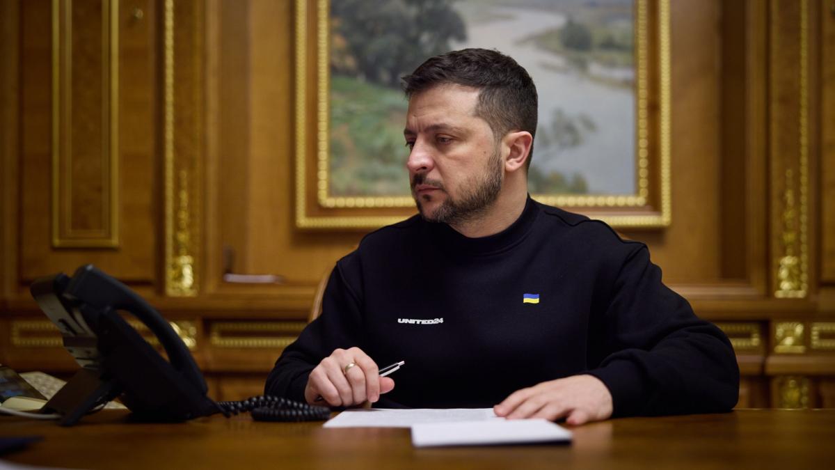 zelenski-demis-comandant-ucraina_38944700