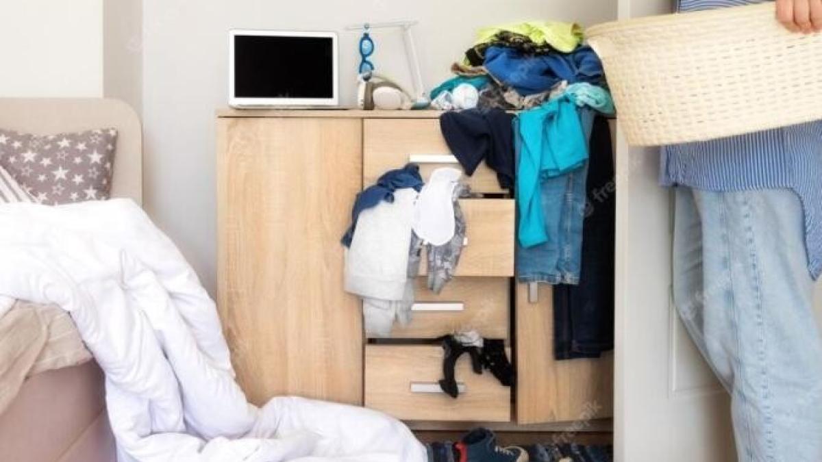 cinci-lucruri-pe-care-nu-ar-trebui-sa-le-tii-niciodata-in-dormitor--iti-fura-sanatatea-si-somnul_99424200