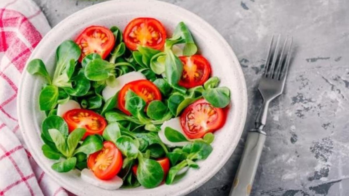 bucatarii-experimentati-adauga-un-praf-de-zahar-in-salata-de-legume_06661200