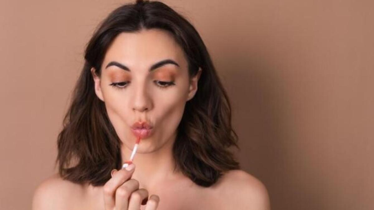 e-timpul-sa-ti-hidratezi-buzele--incearca-un-balsam--facut-in-casa-din-doar-3-ingrediente_09083100