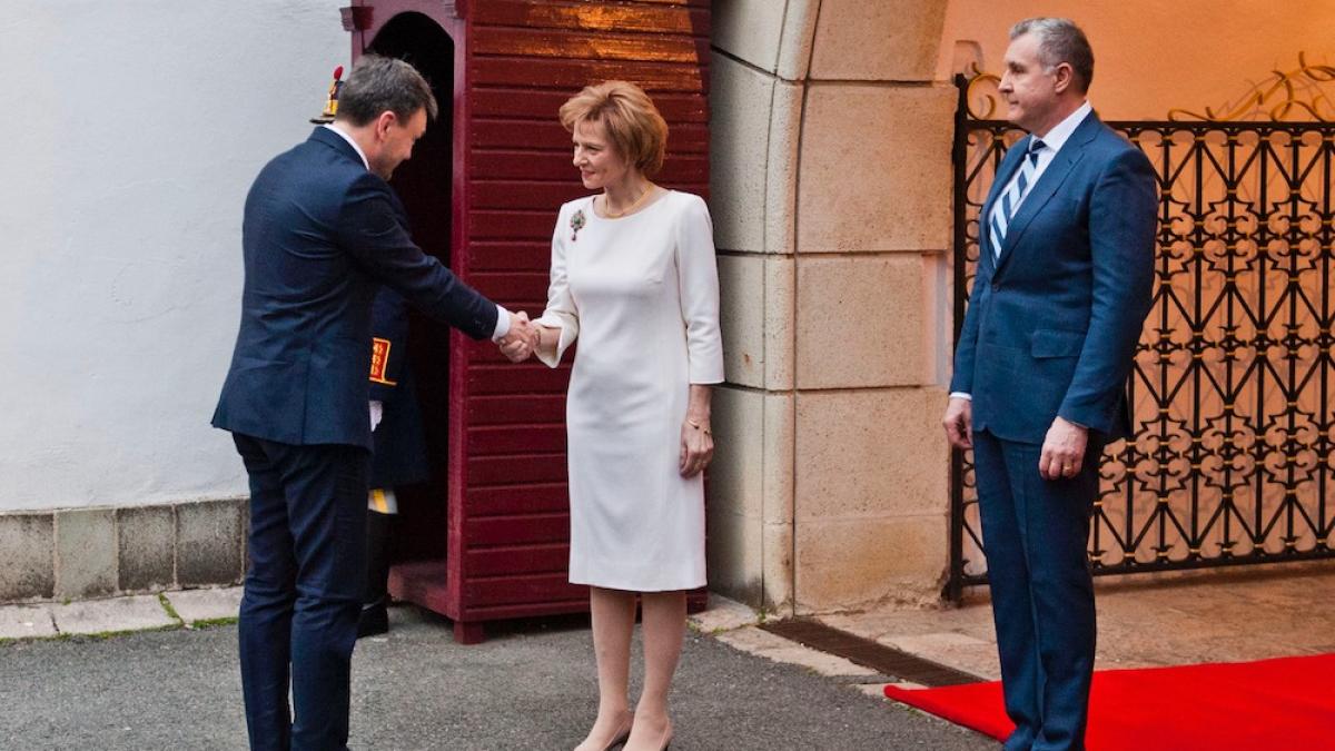 familia-regala-a-romaniei-l-a-primit-in-vizita-pe-dorin-recean--noul-premier-al-republicii-moldova7_29154300