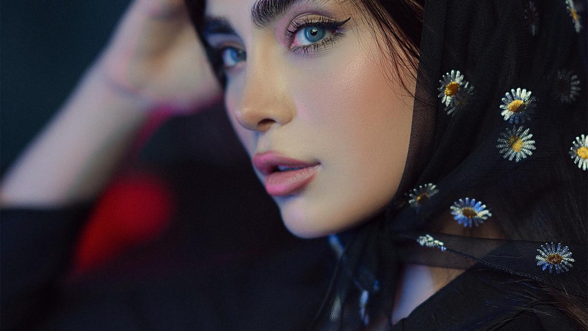 moda-sprancenelor-tendinte-2023-si-cum-sa-alegi-cea-mai-potrivita-forma-pentru-fata-ta_42888000