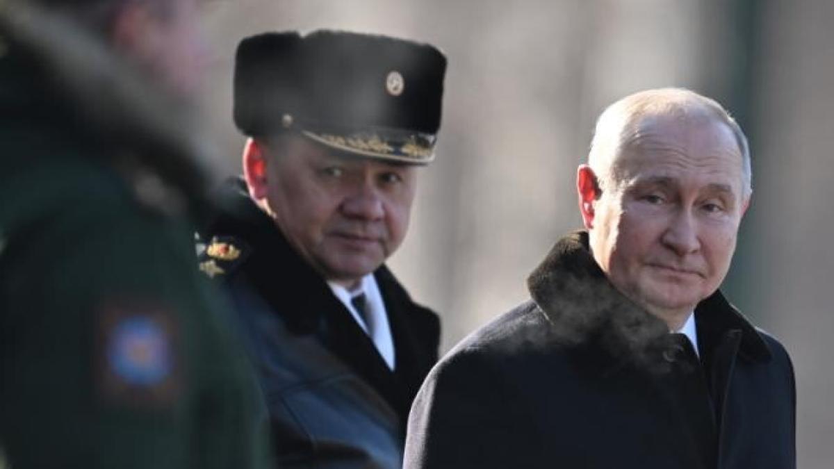 soigu-si-a-vizitat-militarii-din-ucraina--inaltii-comandanti-rusi--vizite-extrem-de-rare-pe-front_39581000