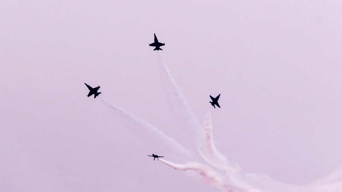 doua-avioane-s-au-ciocnit-in-aer-in-italia_99173300