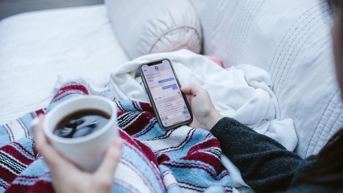 trucul-cu-sticla-de-apa-pentru-a-prinde-partenerul-care-triseaza_65023600