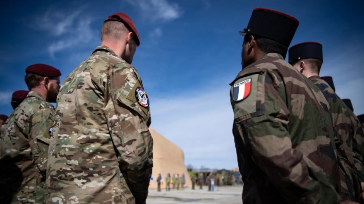 schimbarea-comenzii-grupului-de-lupta-al-nato-in-romania_37352600