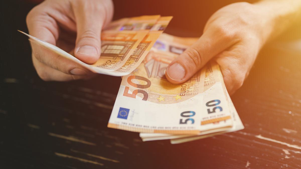 bani-de-la-stat_97187200