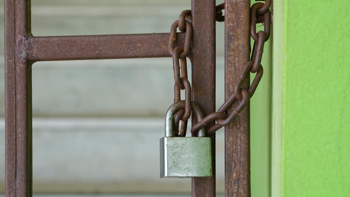 afacere-inchisa_96051600