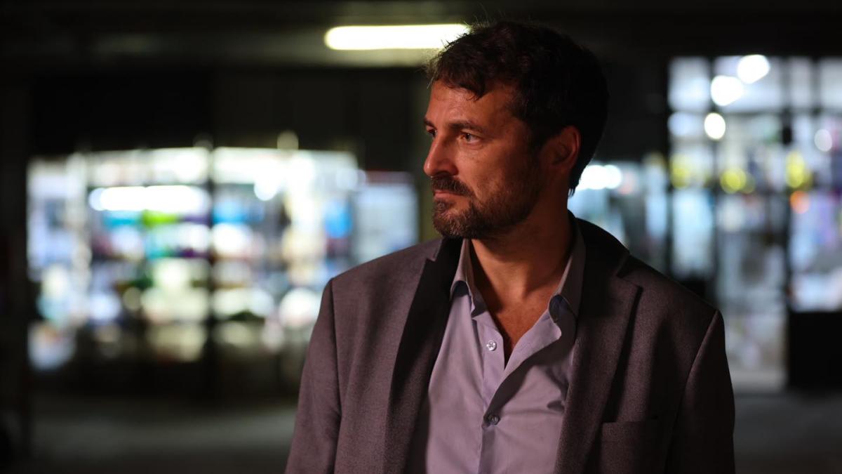 andrei-aradits-a-divortat-de-sotia-sa--dupa-17-ani-de-casnicie-e-in-india--de-vreo-6-luni--face-yoga_48869000