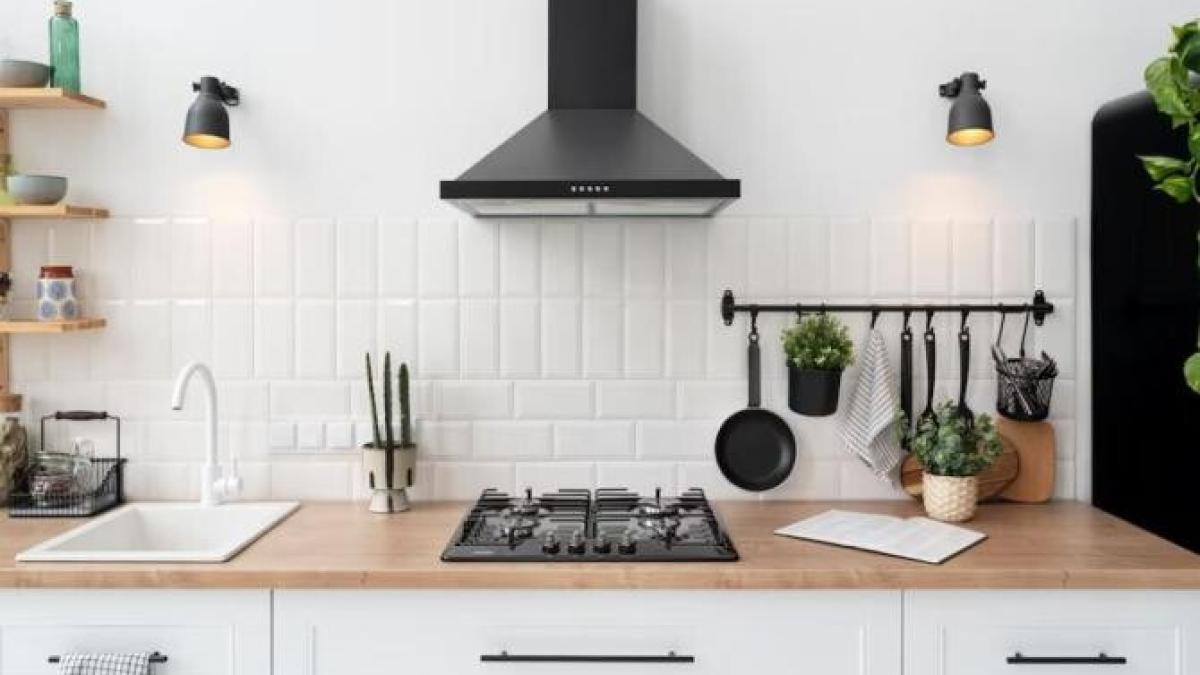 indeparteaza-grasimea-si-murdaria-veche-de-pe-hota-in-10-minute--filtrul-va-straluci-si-va-fi-ca-nou_88743000