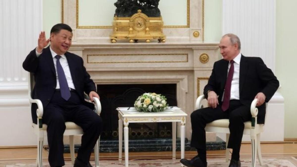 xi-jinping-vladimir-putin_02882300