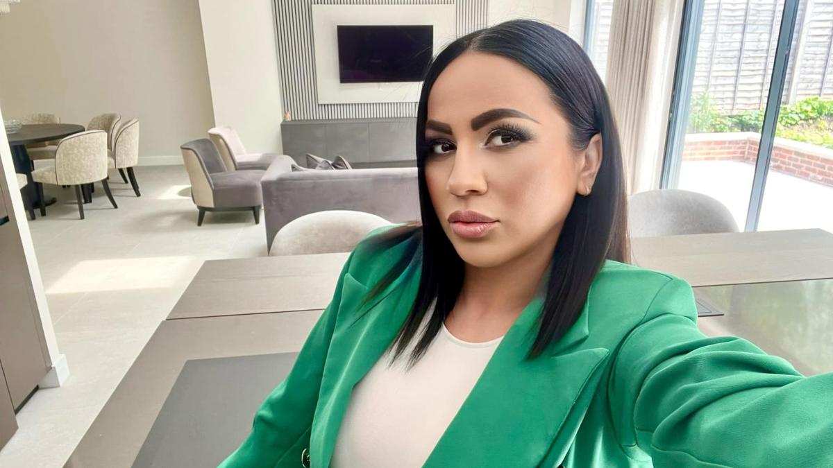 rocsana-marcu--marturisiri-socante-sunt-obisnuita-cu-stafiile-de-cand-eram-mica--una-imi-inchidea-usa-si-mi-o-deschidea-toata-noaptea--venea-pe-langa-pat_31891900