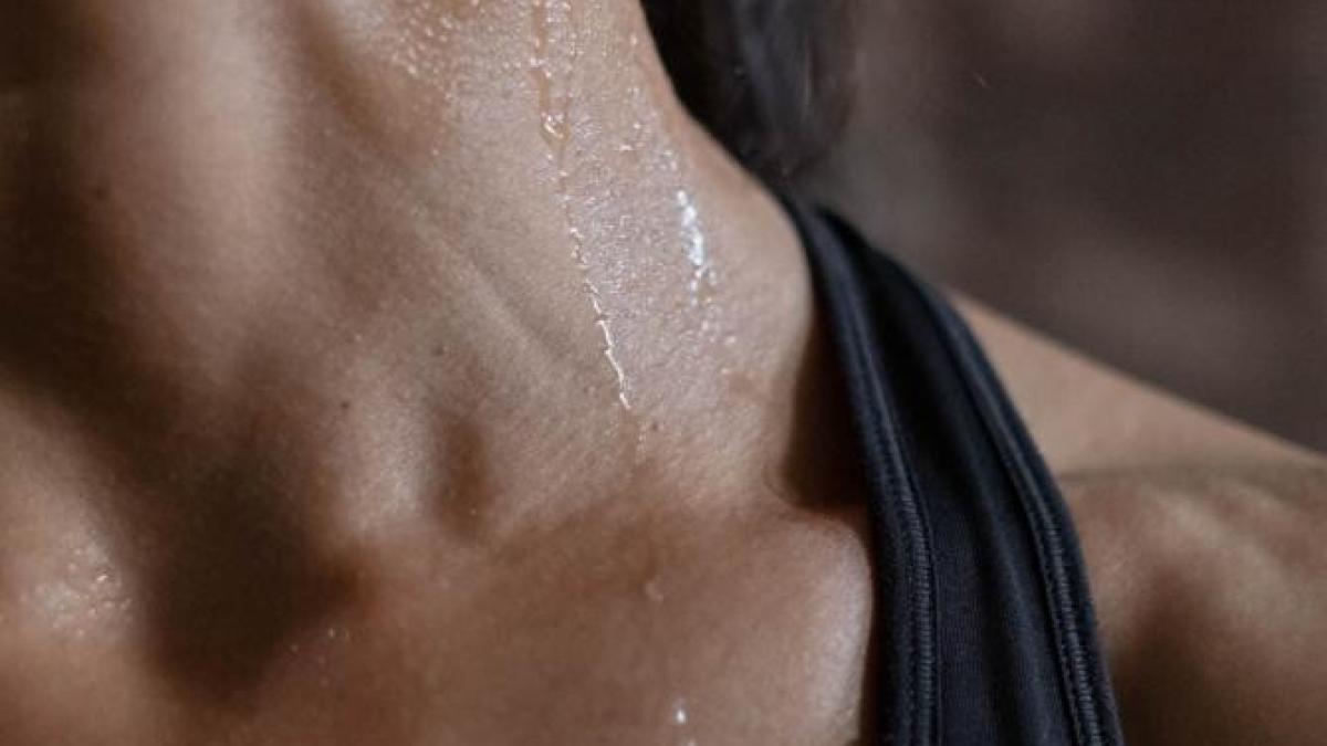 cercetatorii-suedezi-cred-ca-mirositul-transpiratiei-altora-poate-trata-anxietatea-sociala_43113900