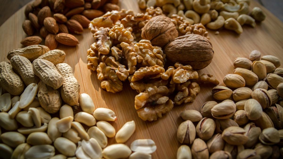 iti-plac-nucile--migdalele--fisticul-ce-cantitate-poti-manca-fara-sa-te-ingrasi--bilic--portia-corecta-atentie-mare_57810900