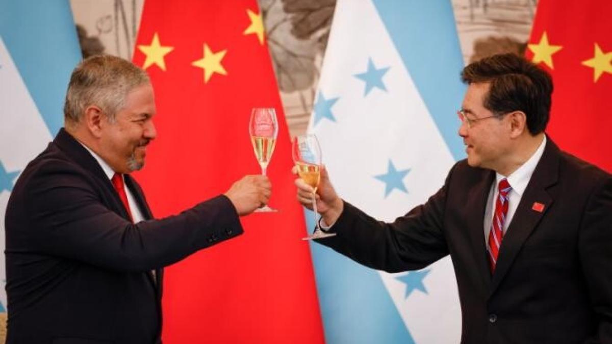 ministrul-de-externe-al-honduras-eduardo-reina-l-si-ministrul-de-externe-al-chinei-qin-gang-r_36603600