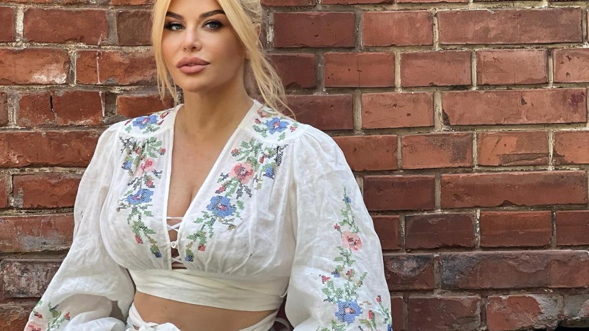 loredana-groza-ar-fi-divortat-de-sotul-ei--andrei-boncea--ce-spune-tatal-artistei-nu-ma-intereseaza-unde-sta-el--nici-pe-ea-nu-o-intereseaza-2_36699400