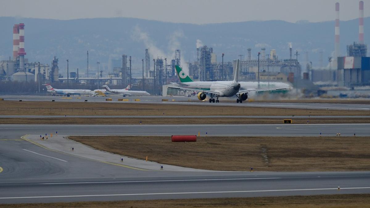 aeroport-viena-romani-control-securitate_51067800