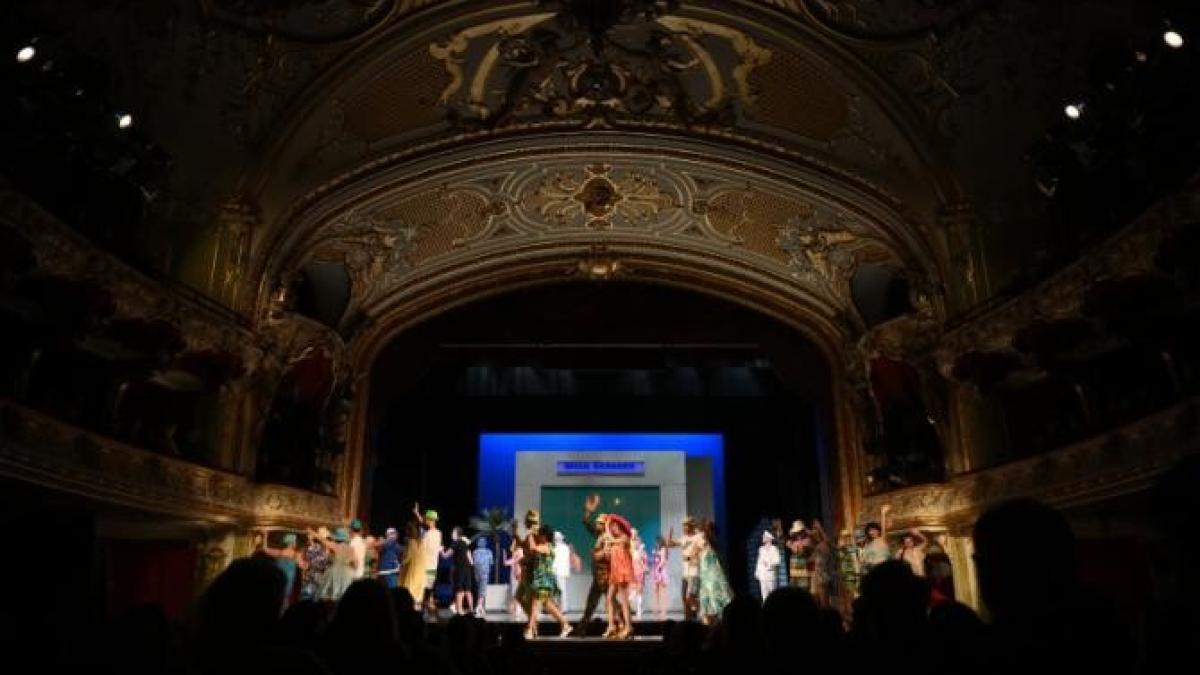 vaduva-vesela-in-regia-lui-andrei-serban_25832900