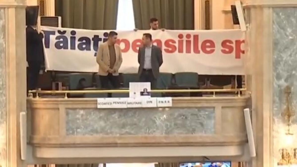 usr-s-a-intors-la-vechile-obiceiuri-protest-in-senat_40971100