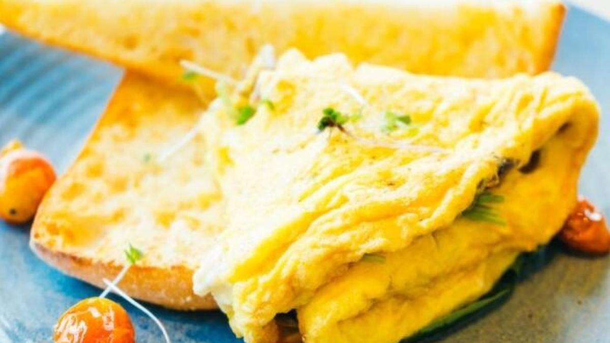 omleta-pufoasa-din-doua-ingrediente--nu-ai-nevoie-de-ulei_26391300