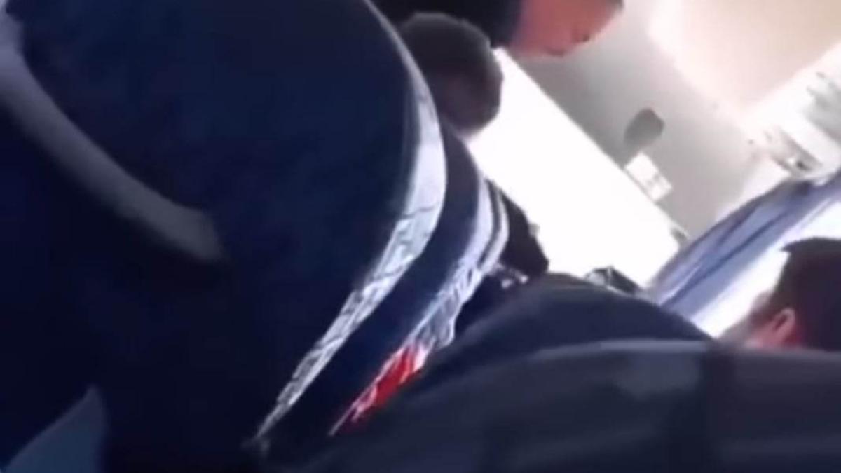 sofer-microbuz-bataie-femeie_78678100