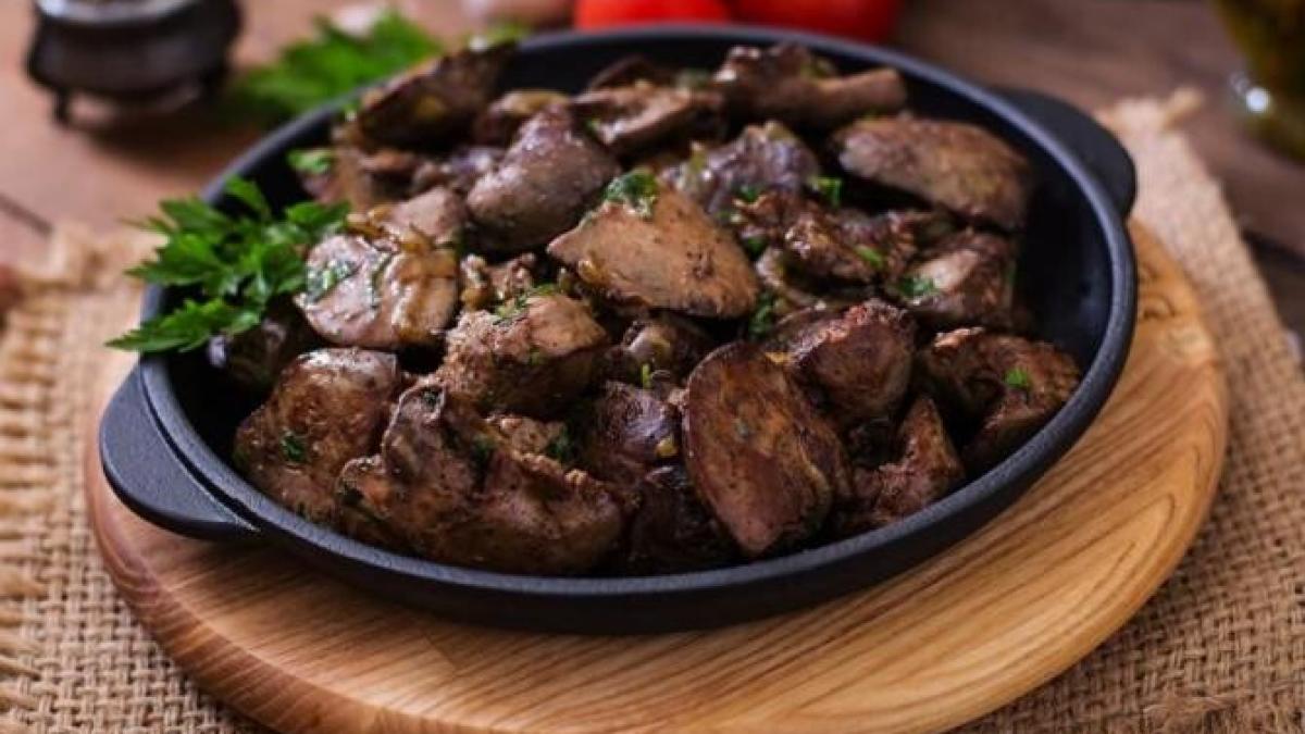 pregatiti-ficatul-asa-si-veti-uita-de-alte-retete-ai-nevoie-de-putin-usturoi-si-smantana_15456900