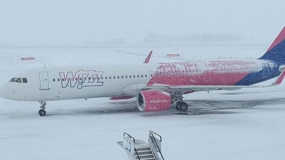 aeroportul-din-suceava--inchis--zborurile-au-fost-anulate--iar-zeci-de-pasageri-sunt-blocati_09321000