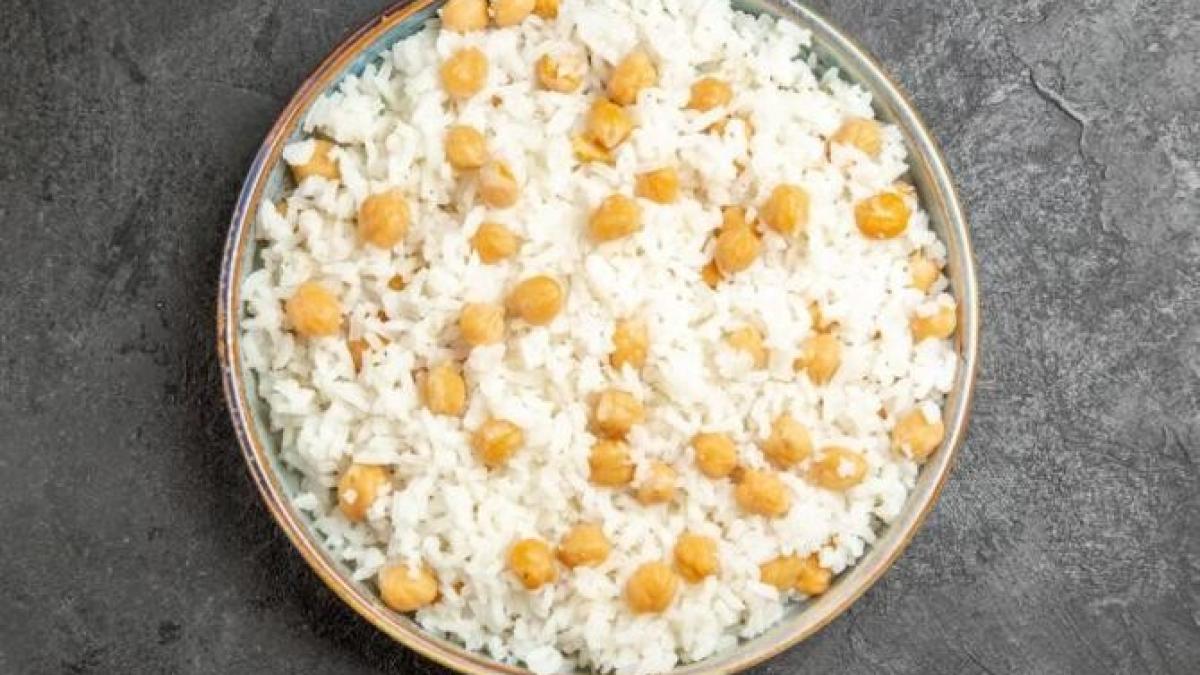 orez-cu-nuca-de-cocos-si-migdale-pentru-o-cina-speciala_52657800