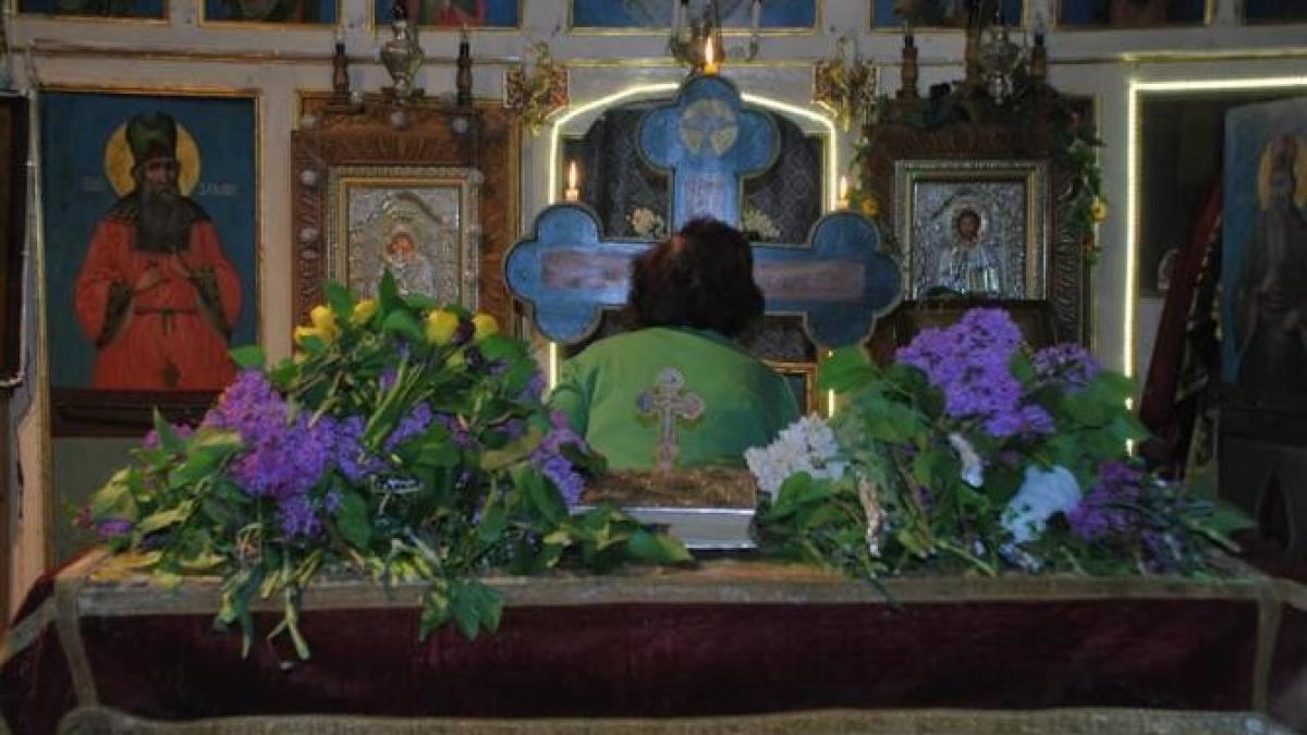 saptamana-patimilor--trecerea-pe-sub-masa--in-vinerea-mare--ce-semnifica_28570400