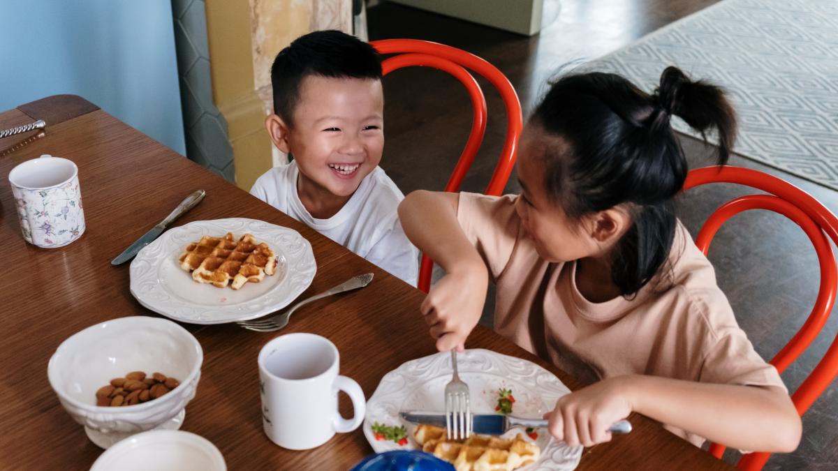 copii-la-masa_12221100