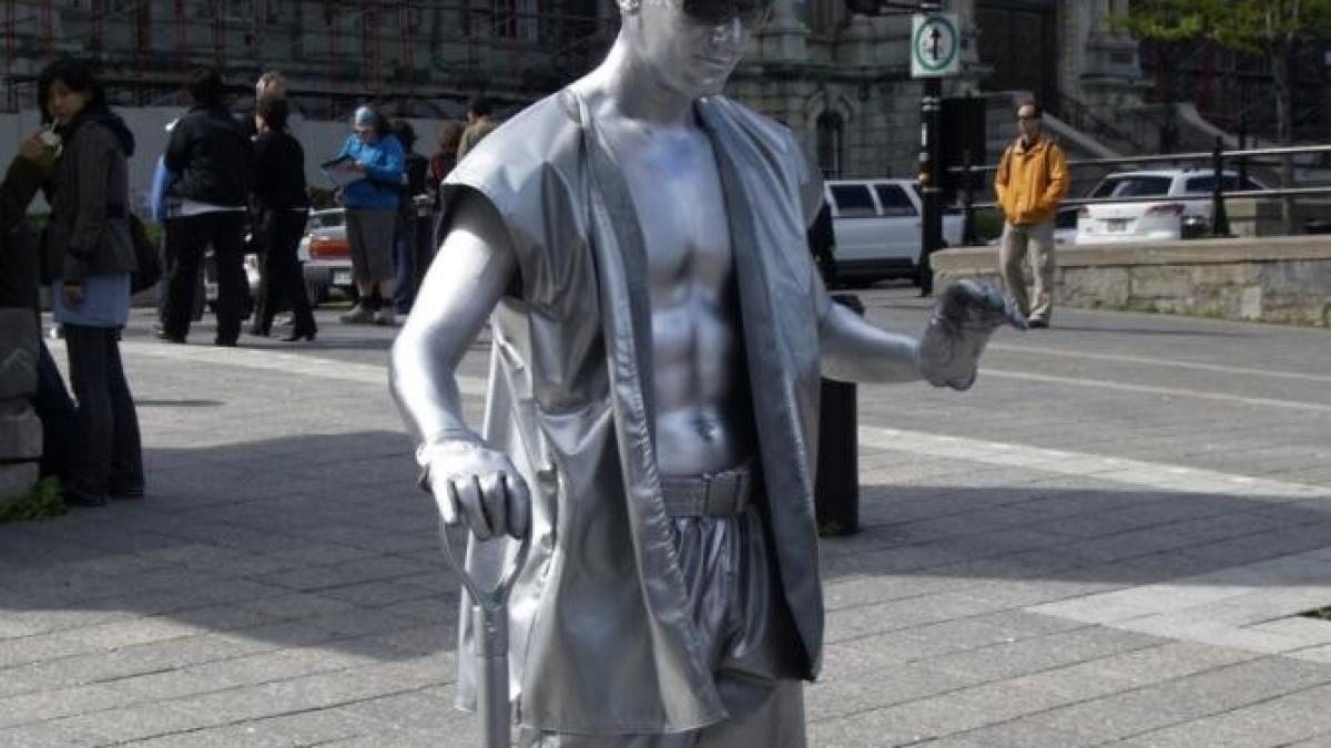 statuia-vivanta--o-arta-in-sine--malaimare-multi-sunt-animatori-stradali--eu-sustin-cu-tarie-ca-este-de-domeniul-actorului-profesionist_98890000