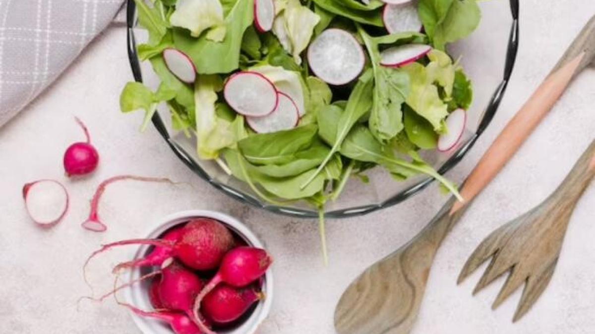 cea-mai-simpla-salata-de-primavara-cu-varza-tanara-si-ridichi_29842700