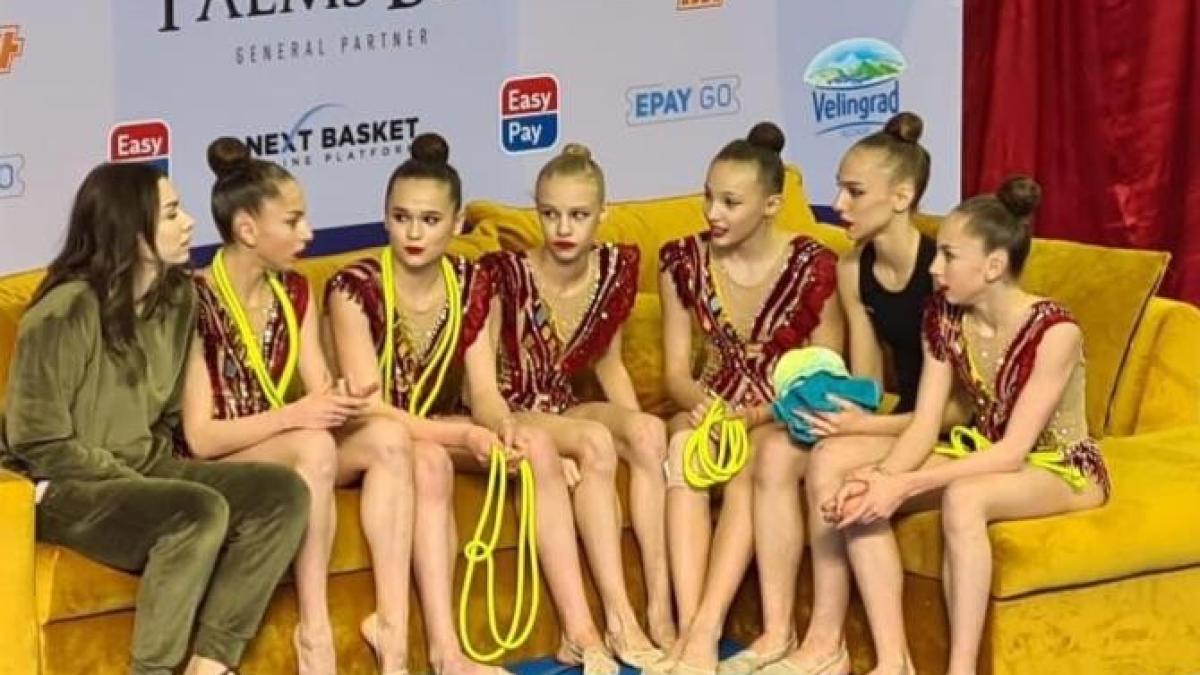 ansamblul-de-junioare_33942200