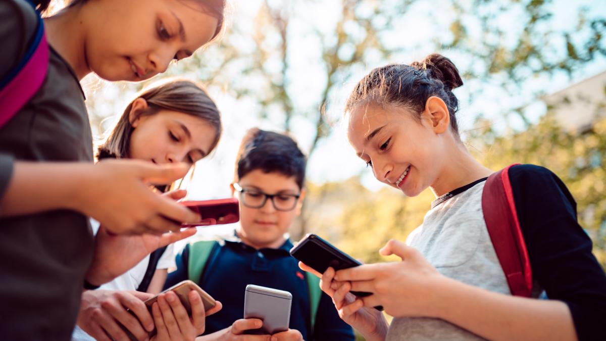 fara-telefoane-mobile-la-scoala_78322200