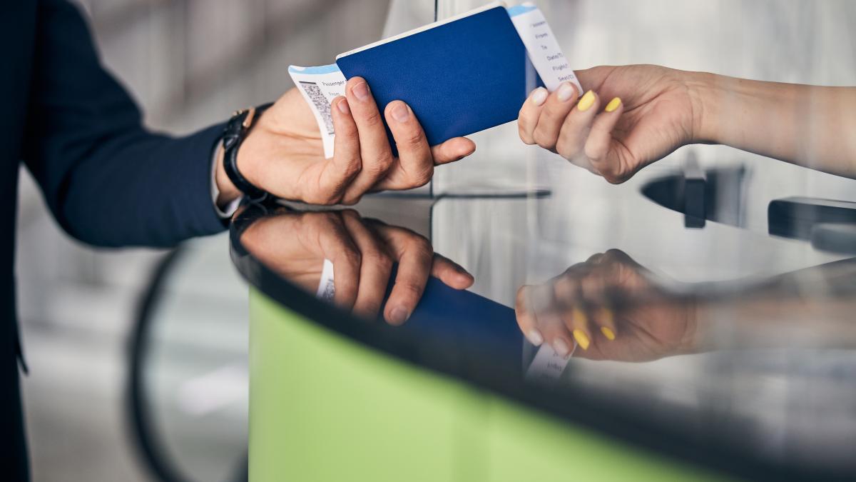 control-pasapoarte_25732900