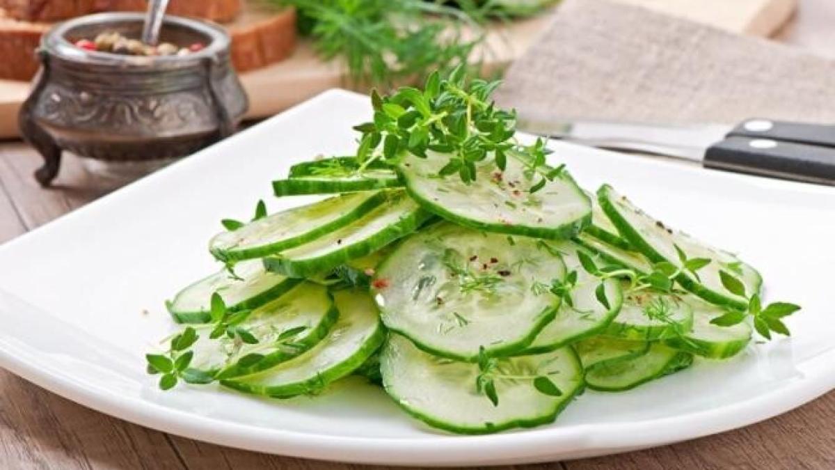 salata-de-castraveti-cu-sos-de-soia-si-coriandru--o-reteta-din-bucataria-asiatica_07861900