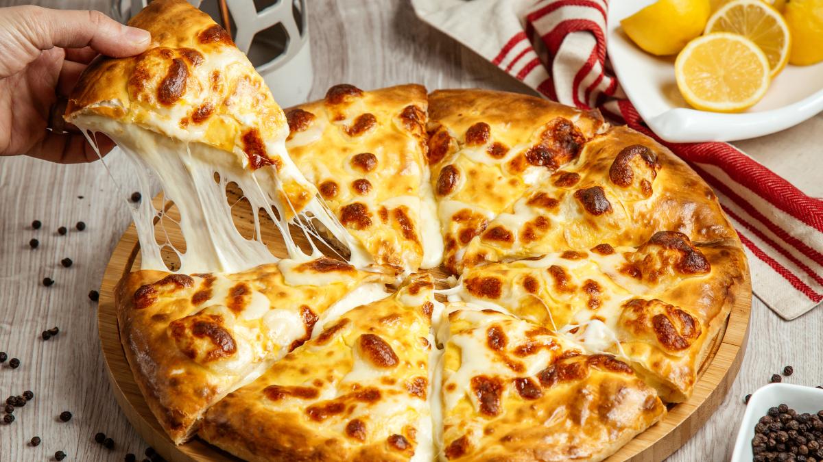 cum-faci-cel-mai-pufos-blat-de-pizza--reteta-simpla_02755800