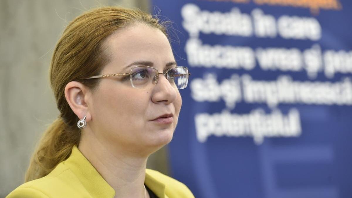 senatministrul-educatiei-ligia-deca--asteptata-miercuri--la-ora-guvernului-pentru-explicatii-privind-legile-educatiei_59545300