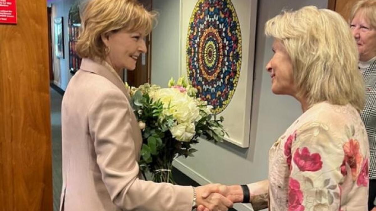 incoronarea-regelui-charles-al-iii-lea--custodele-coroanei-si-principele-consort-au-ajuns-in-marea-britanie_89054900