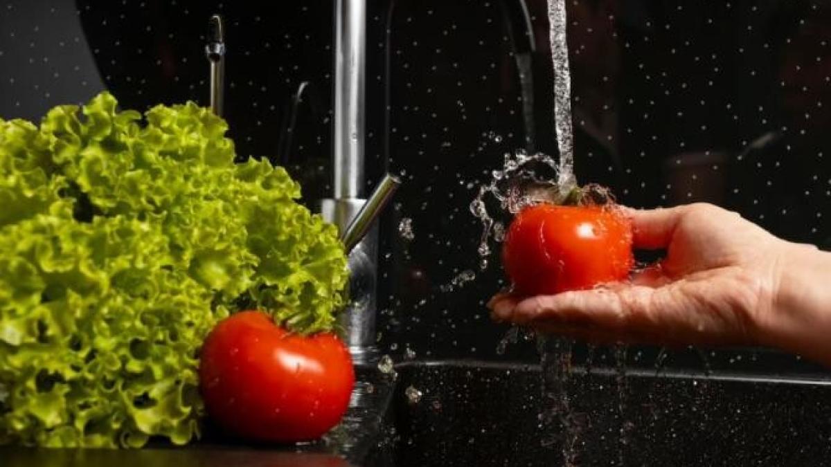 fructele-si-legumele-nespalate-sunt-periculoase-cum-sa-le-speli-corect_75974100