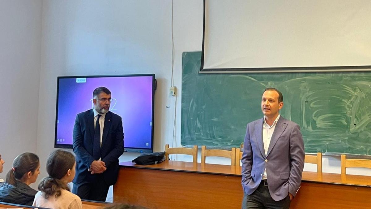 cazanciuc_droguri_fb_81460200