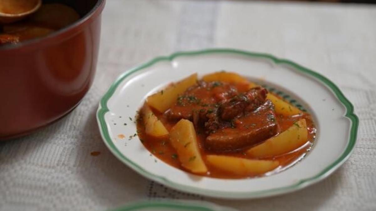 tocanita-de-cartofi-cu-afumatura--reteta-simpla--dar-foarte-gustoasa_67663000