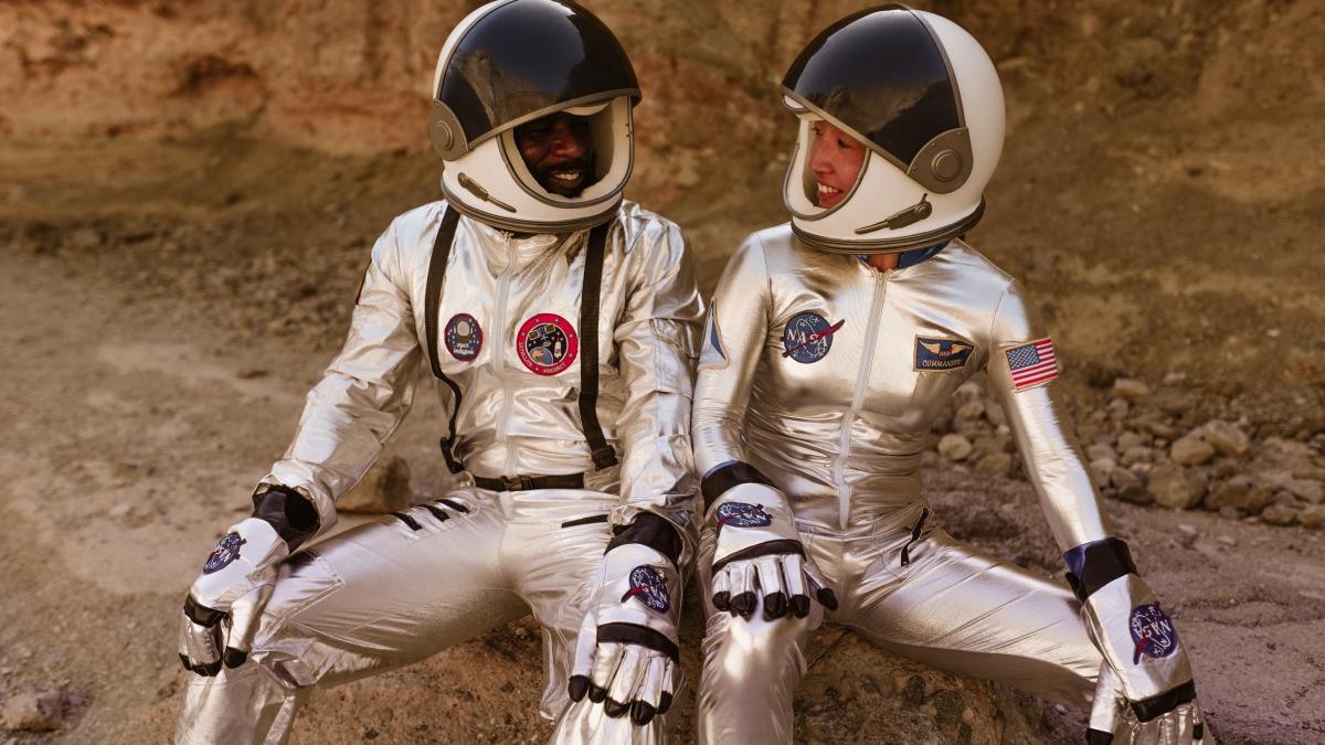 femei-astronaut_24232400