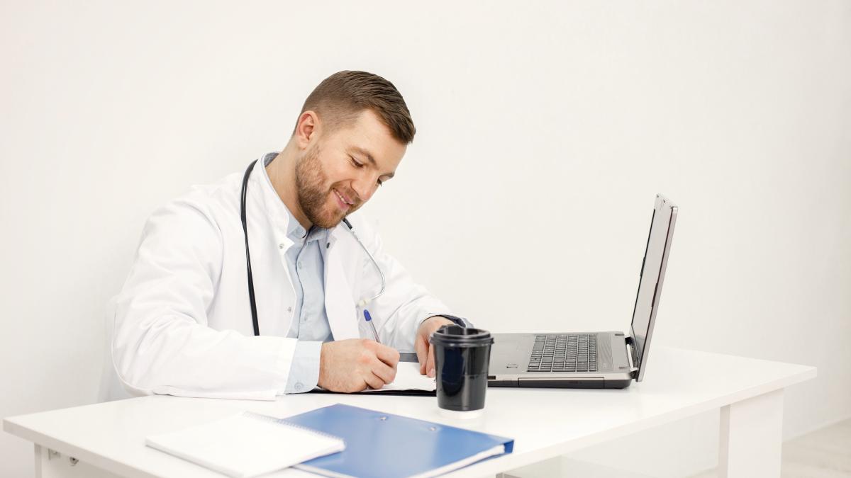 medicii-fac-echipa-cu-chatgpt_61889700