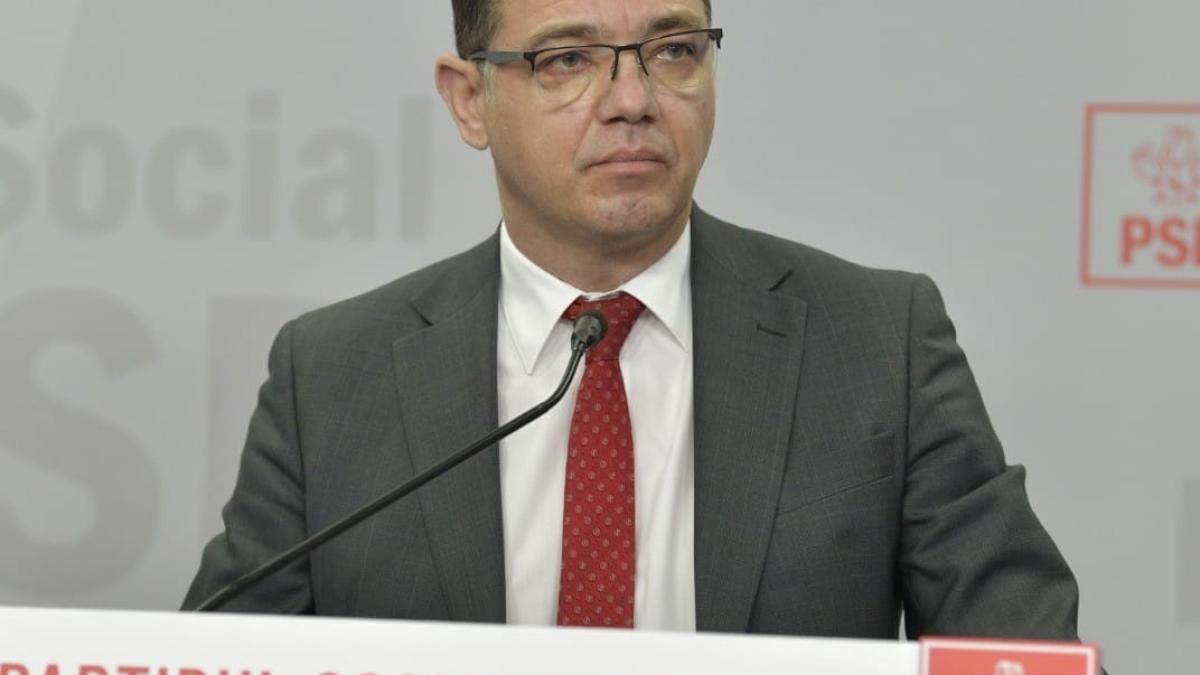 nicusor-dan--acuzat-de-ani-de-incompatibilitate--abuz-in-serviciu-si-conflict-de-interese--radu-oprea-mai-e-vreun-primar-de-la-usr-care-sa-nu-aiba-aceasta-problema_99831500