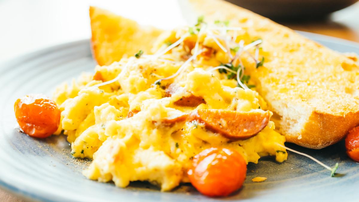 omleta-cu-de-toate--facuta-in-punga--reteta-inedita_85541400